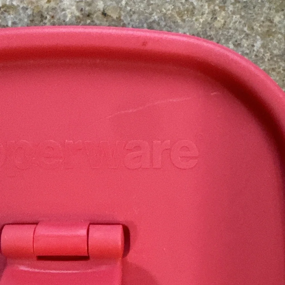 Red Tupperware REPLACEMENT Flip Top‎ Lid 5773 FOR Square Beverage Pitcher 5772A